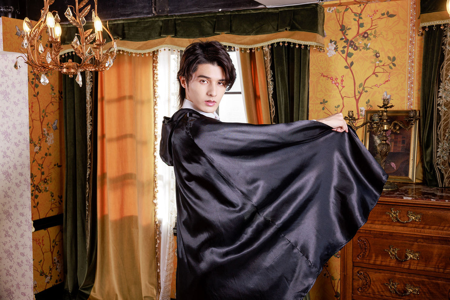 ≪スタンミさん着用≫ コスプレ 仮装 ハロウィン ブラックマント ユニセックス フリーサイズ ブラック 【クリアストーン】