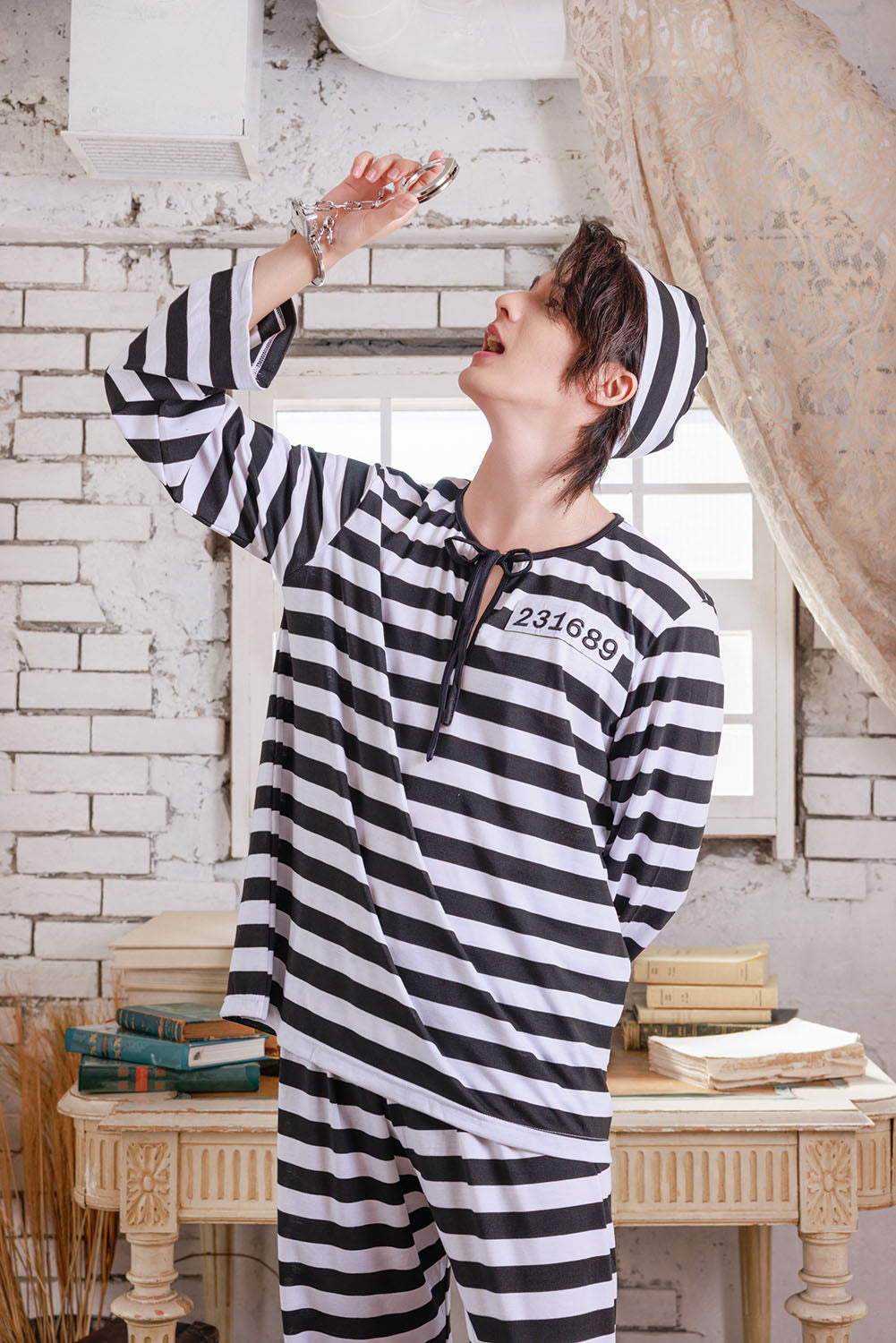 ≪スタンミさん着用≫ コスプレ 仮装 ハロウィン 囚人 フォンデットスーツ メンズ フリーサイズ ブラック 【クリアストーン】