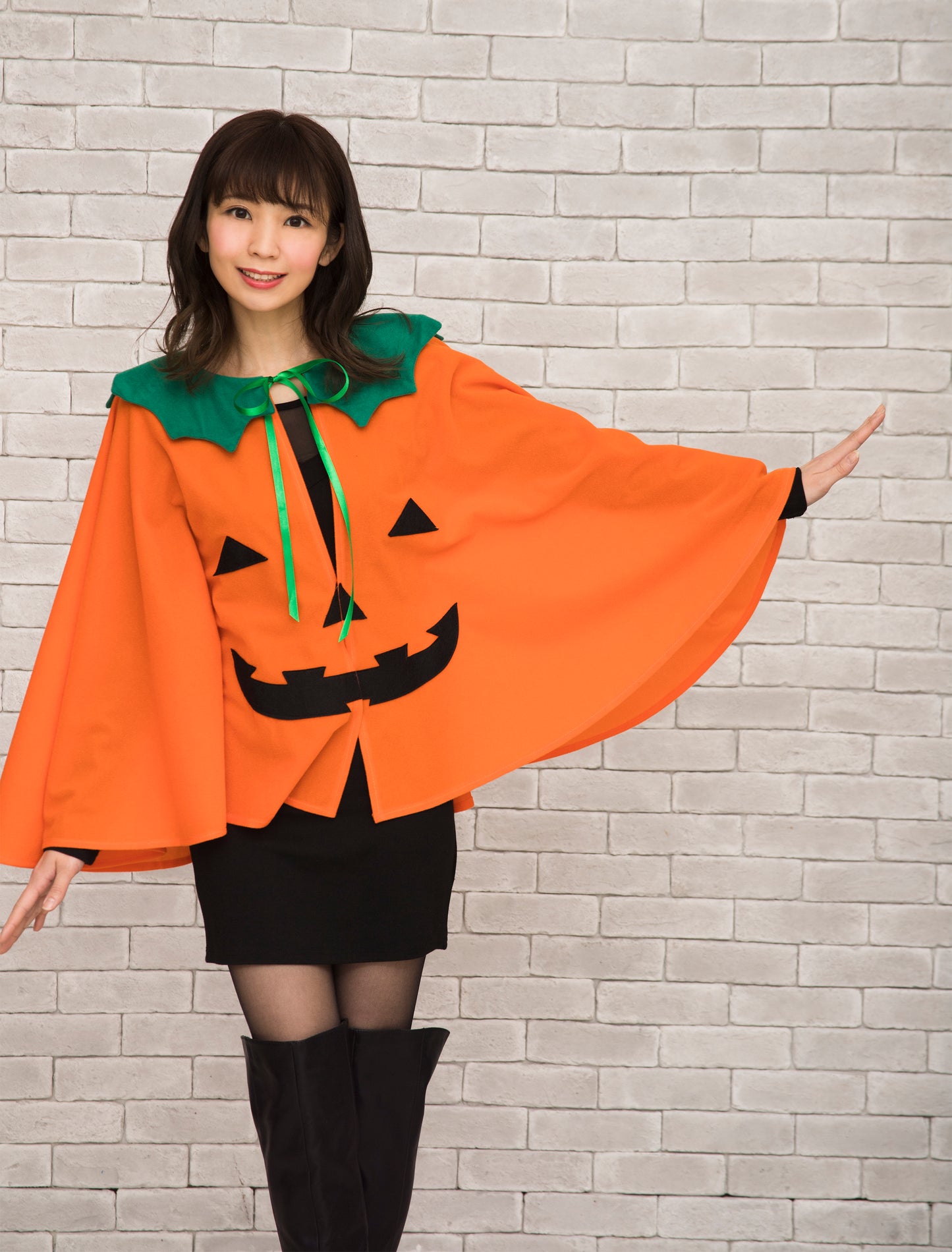 コスプレ かぼちゃ ハロウィン ショートパンプキンマント  レディース フリーサイズ オレンジ【クリアストーン】