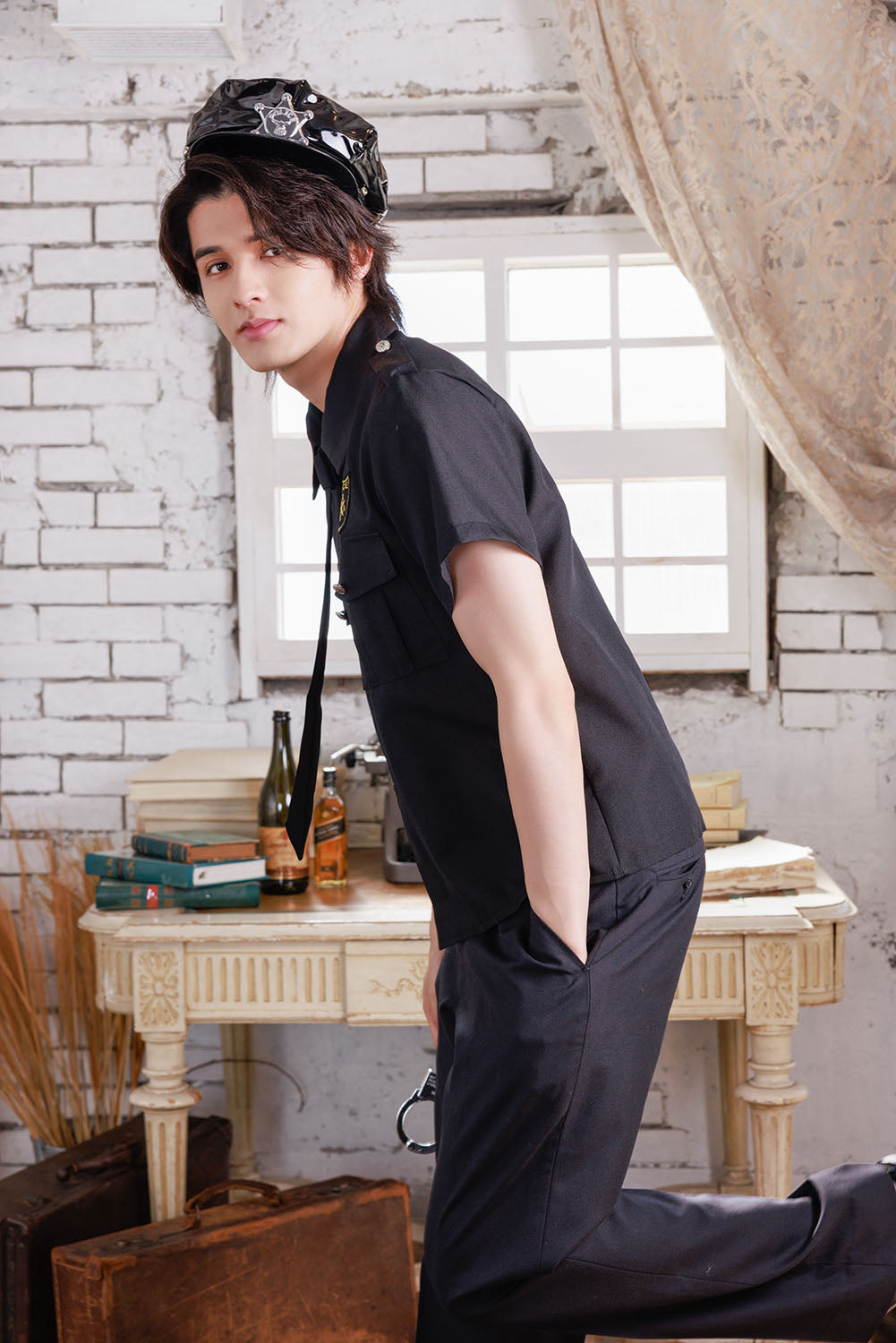 ≪スタンミさん着用≫ コスプレ 仮装 ハロウィン スピードポリス ユニセックス フリーサイズ ブラック 【クリアストーン】