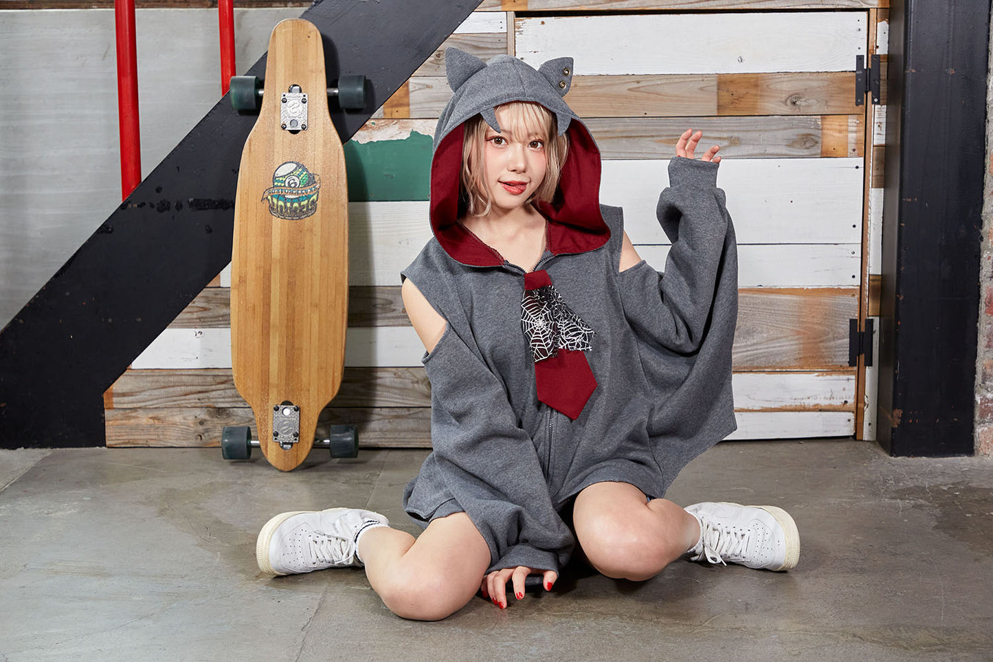 コスプレ ハロウィン こうもり ファングル こうもりパーカー ユニセックス フリーサイズ グレー【クリアストーン】♡