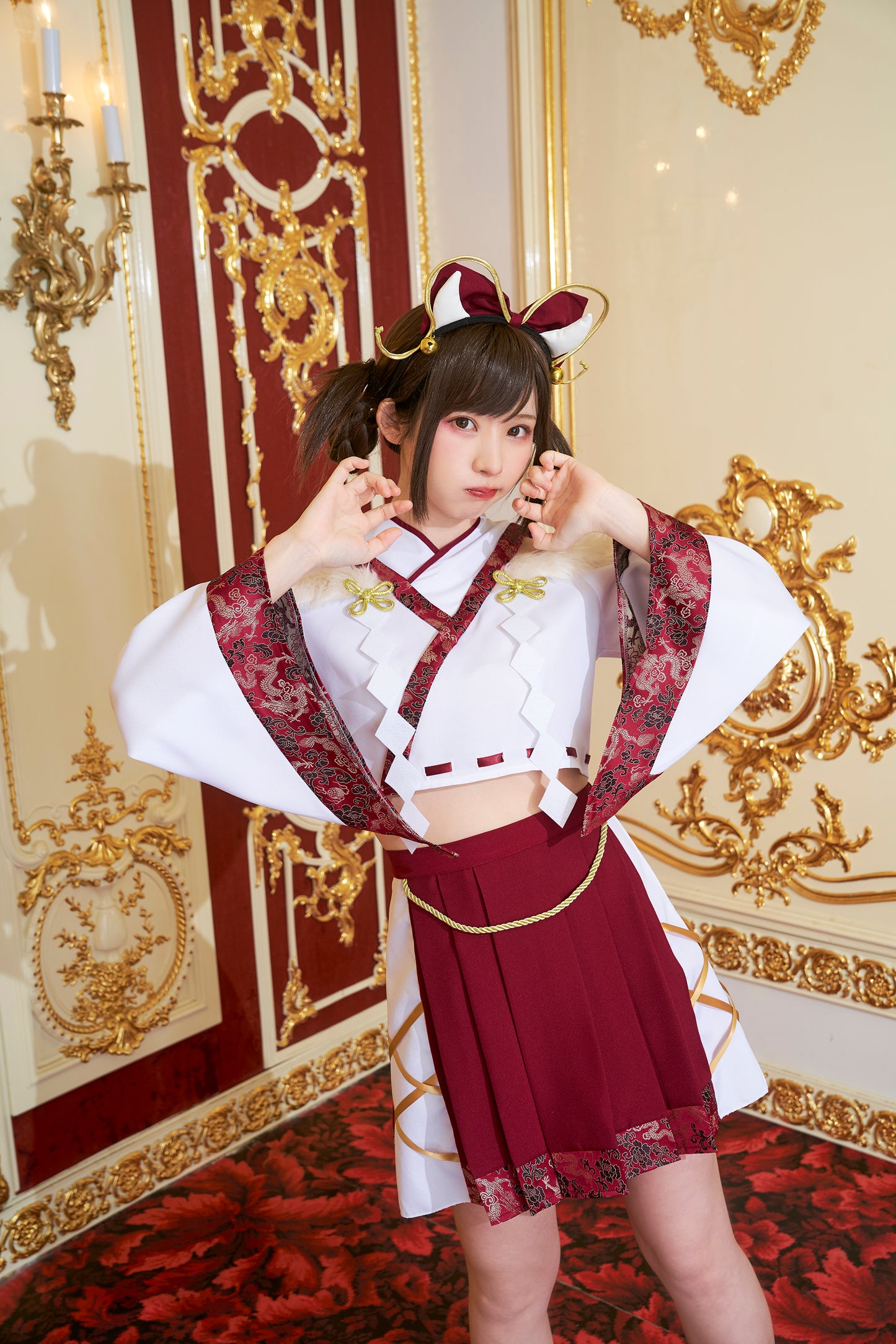 《えなこちゃん着用》 コスプレ 干支 辰年 2024年 辰之巫女 レディース レッド【クリアストーン】