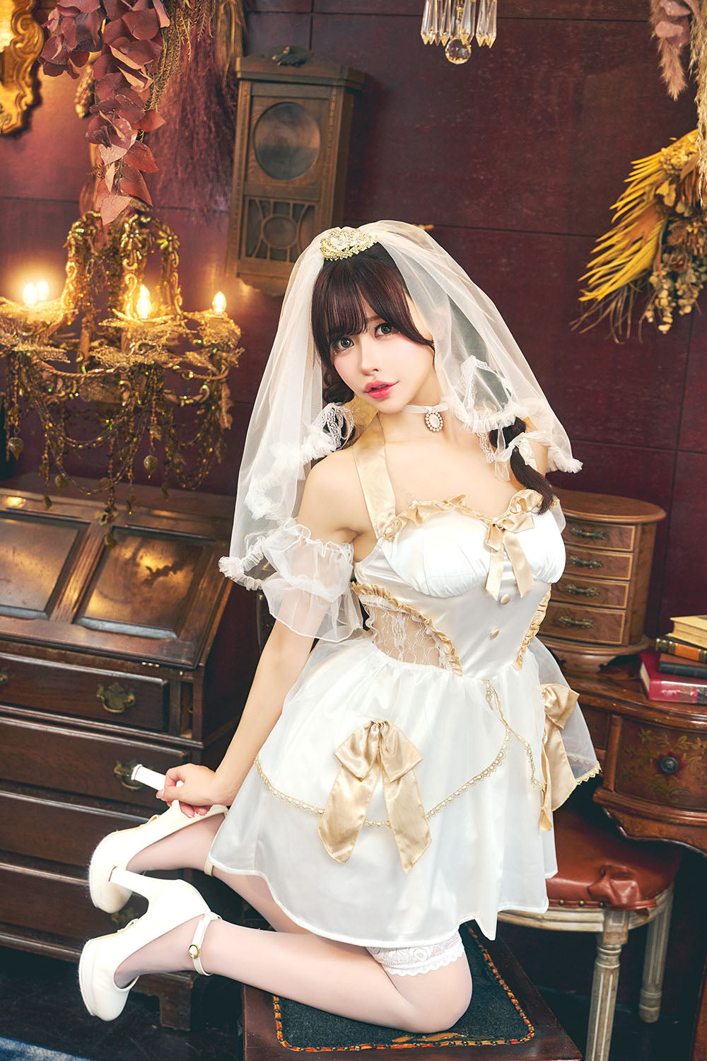 コスプレ 花嫁 ジューンブライド アンティークブライド レディース フリーサイズ ホワイト×ゴールド【クリアストーン】