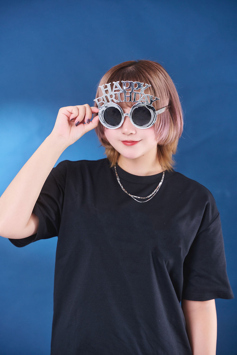 [New] コスプレ小物 誕生日 バースデー ハピバ サングラス ユニセックス シルバー【クリアストーン】