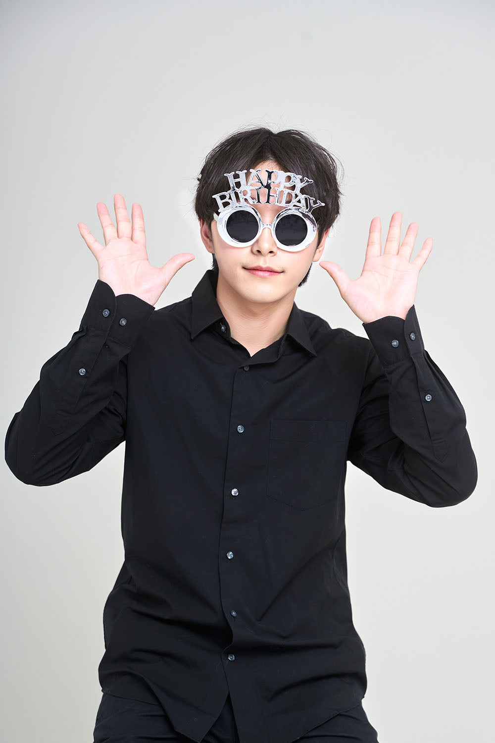 [New] コスプレ小物 誕生日 バースデー ハピバ サングラス ユニセックス シルバー【クリアストーン】