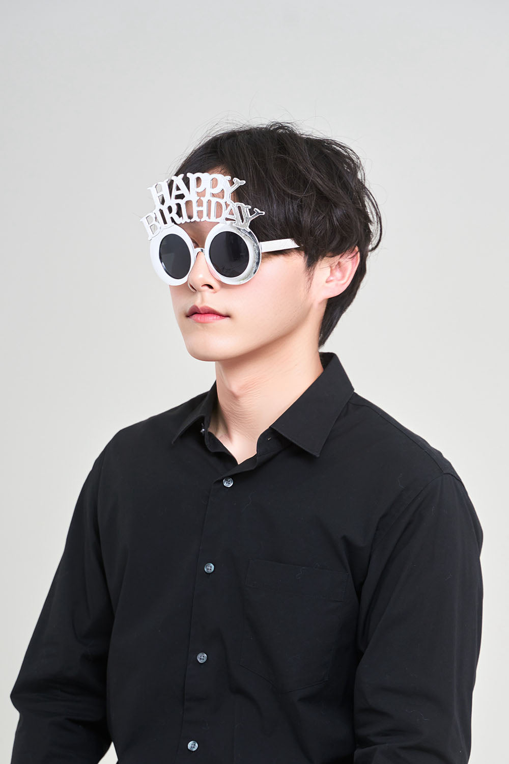 [New] コスプレ小物 誕生日 バースデー ハピバ サングラス ユニセックス シルバー【クリアストーン】