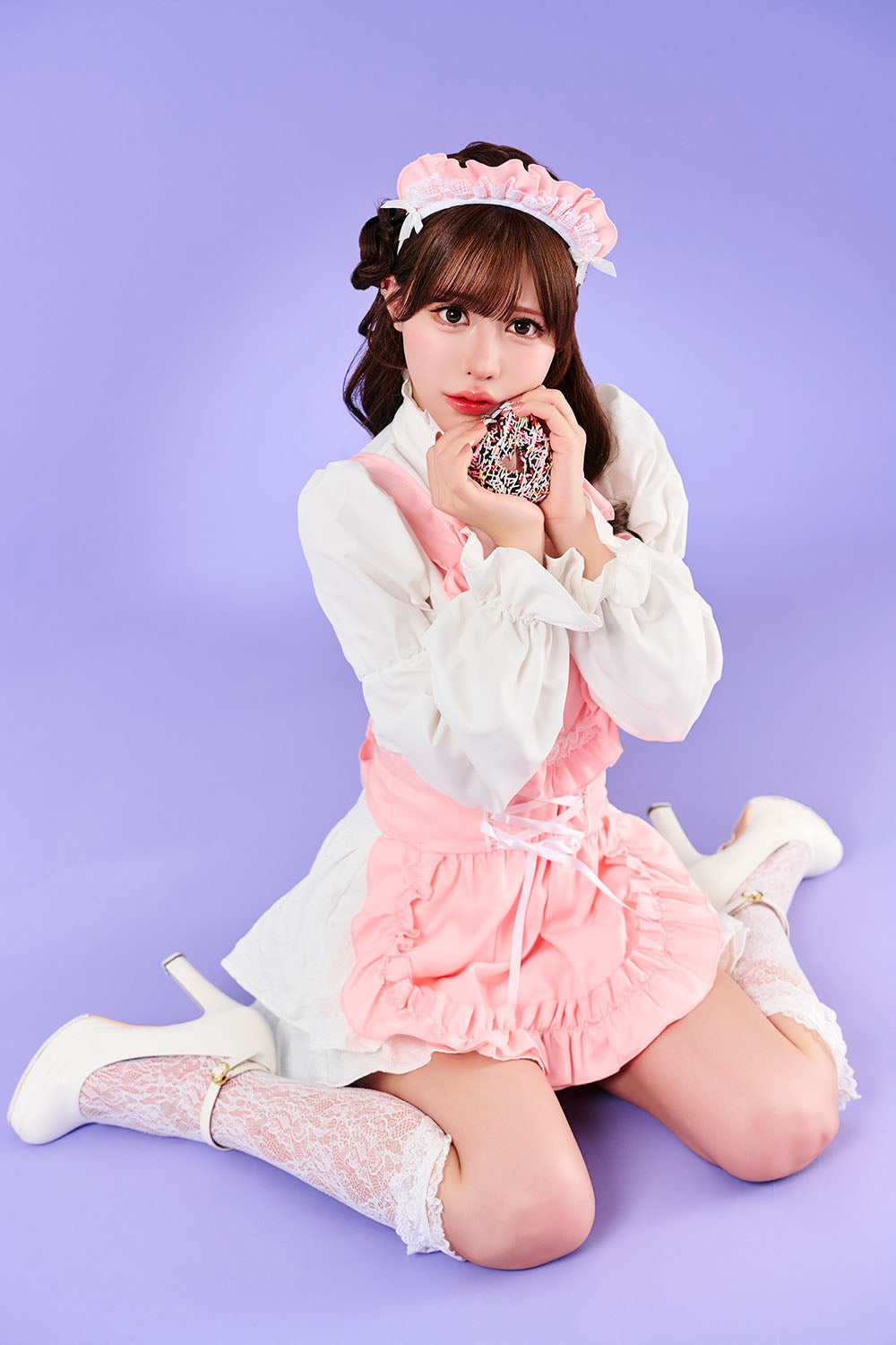 エプロン　ピンクバラ柄　ピンクレースフリル　白ポンポン　フラメンコ　衣装 エプロン ピンクバラ柄 オフ白レースフリル 白ポンポン フラメンコ