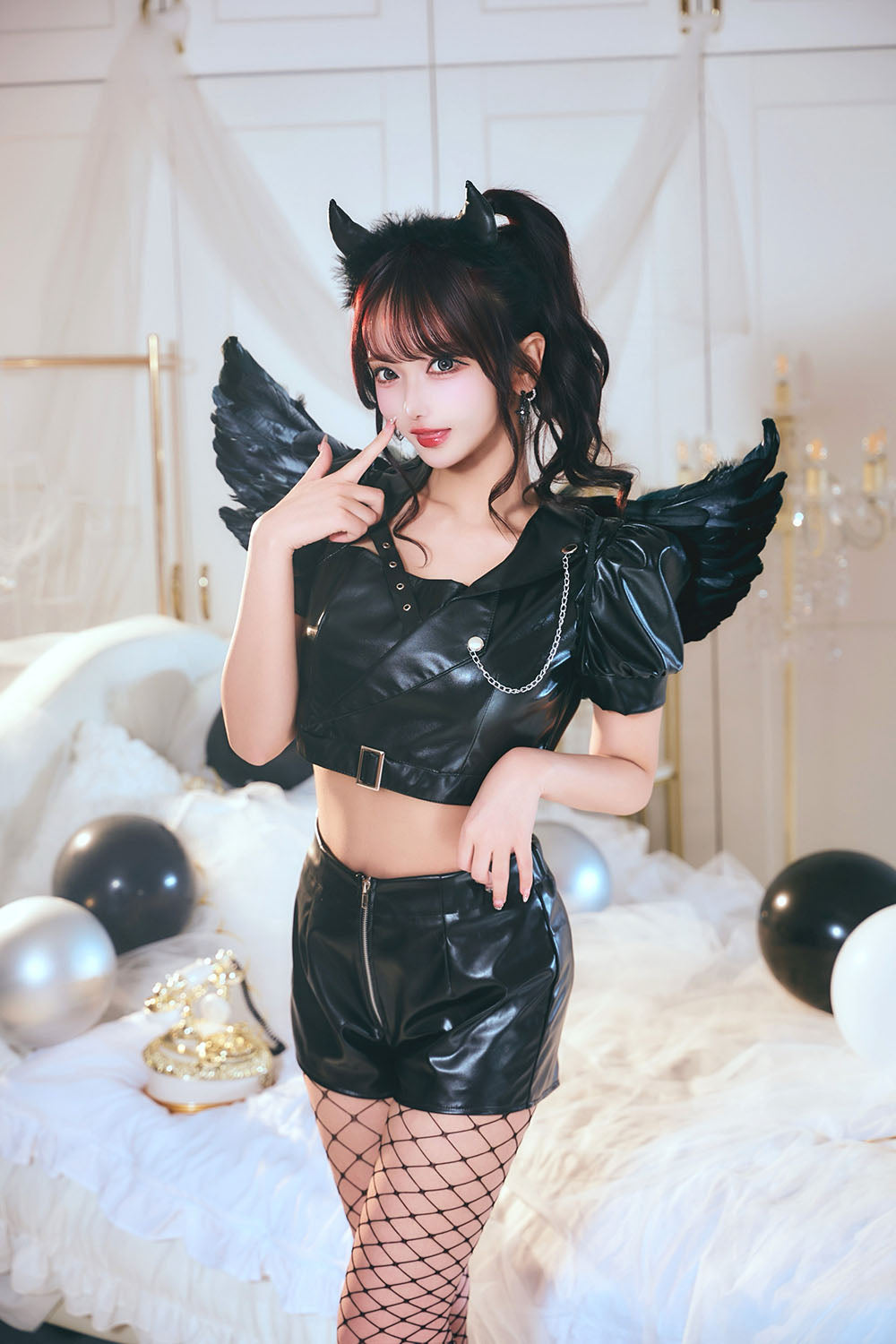[New] コスプレ ハロウィン 悪魔 モノティーク ショートパンツデビル レディース フリーサイズ ブラック【クリアストーン】♡