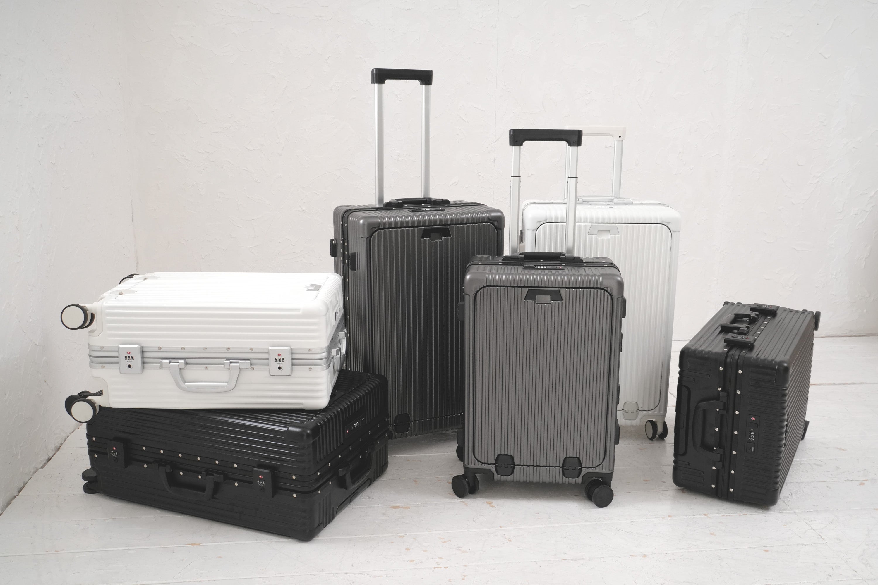 スーツケース キャリーケース HoldOn TRAVEL HOT-SCPM004 Sサイズ 35L / Mサイズ 51L 機内持ち込み ブラ –  clearstone(クリアストーン)公式オンラインストア